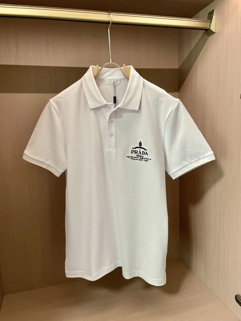 Prada T-Shirts WellDesigned 167002