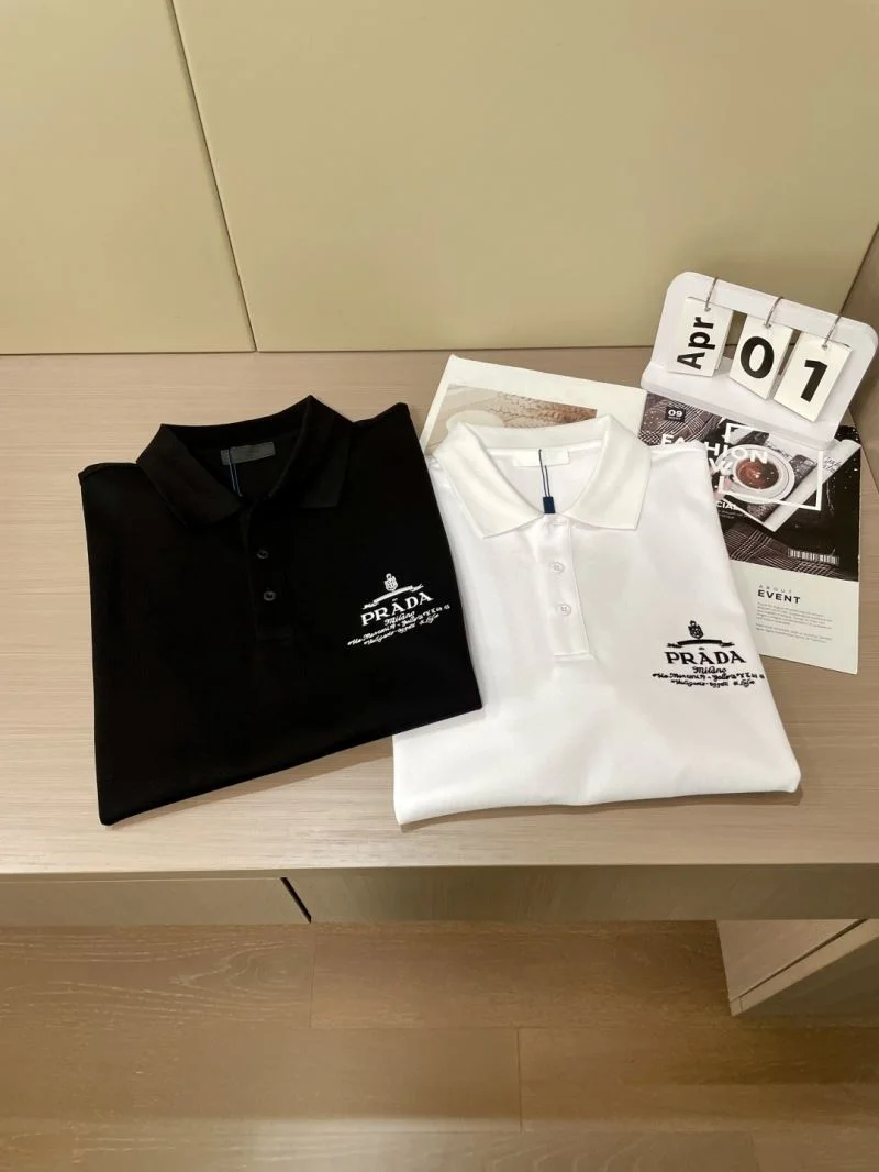 Prada T-Shirts WellDesigned 167002