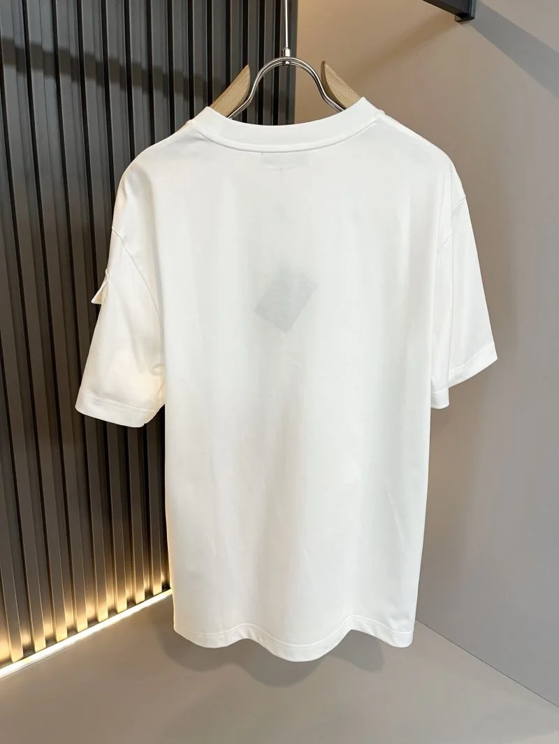 Timeless Prada T-Shirts 166958