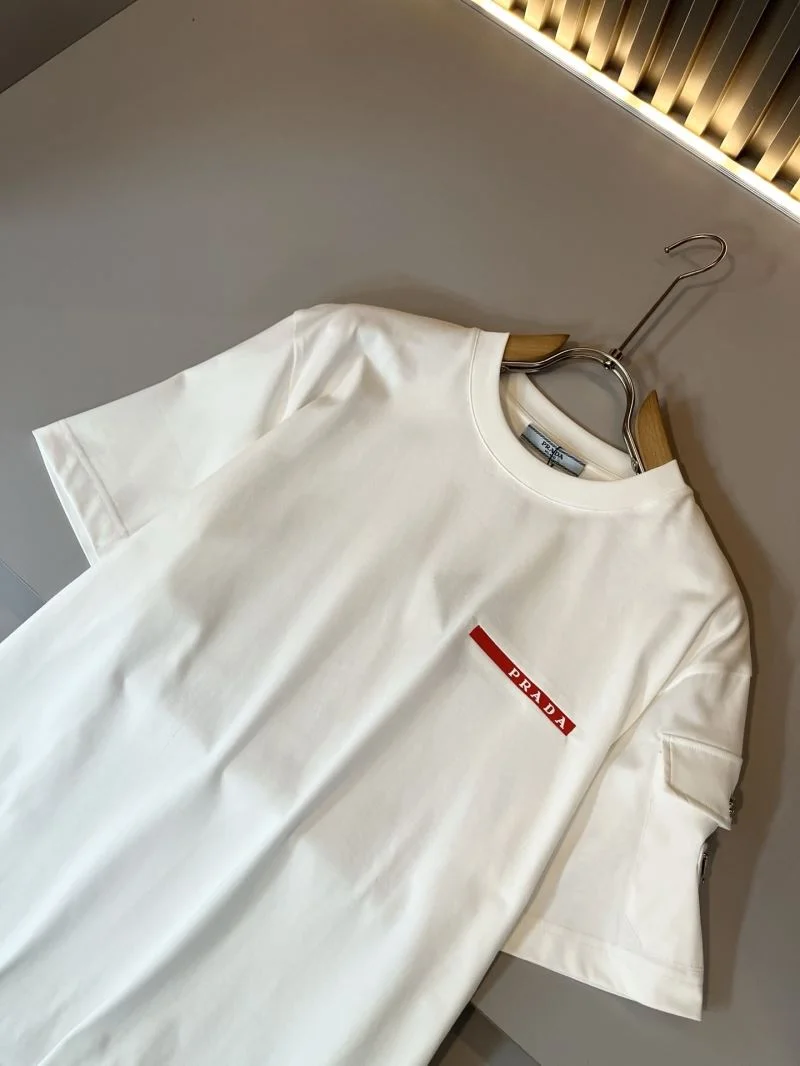 Timeless Prada T-Shirts 166958