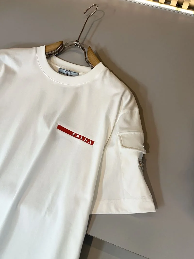 Timeless Prada T-Shirts 166958