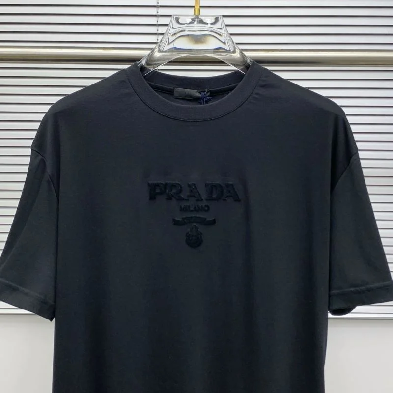Prada T-Shirts Sleek 166936