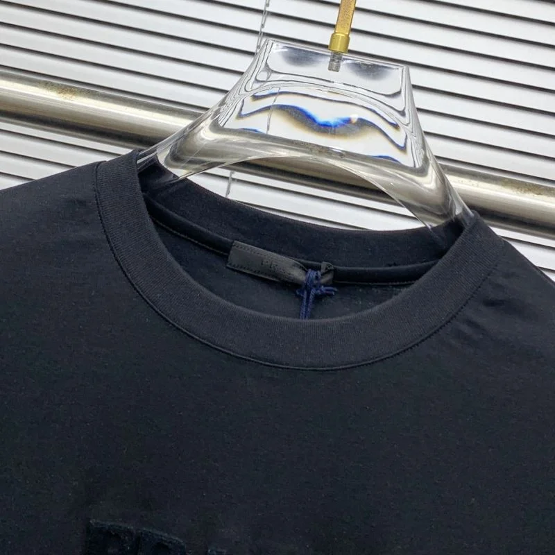 Prada T-Shirts Sleek 166936
