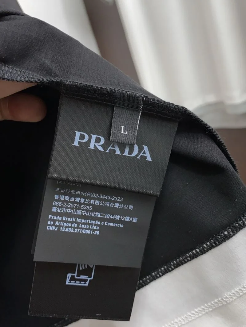 ModernLook Prada T-Shirts 166925