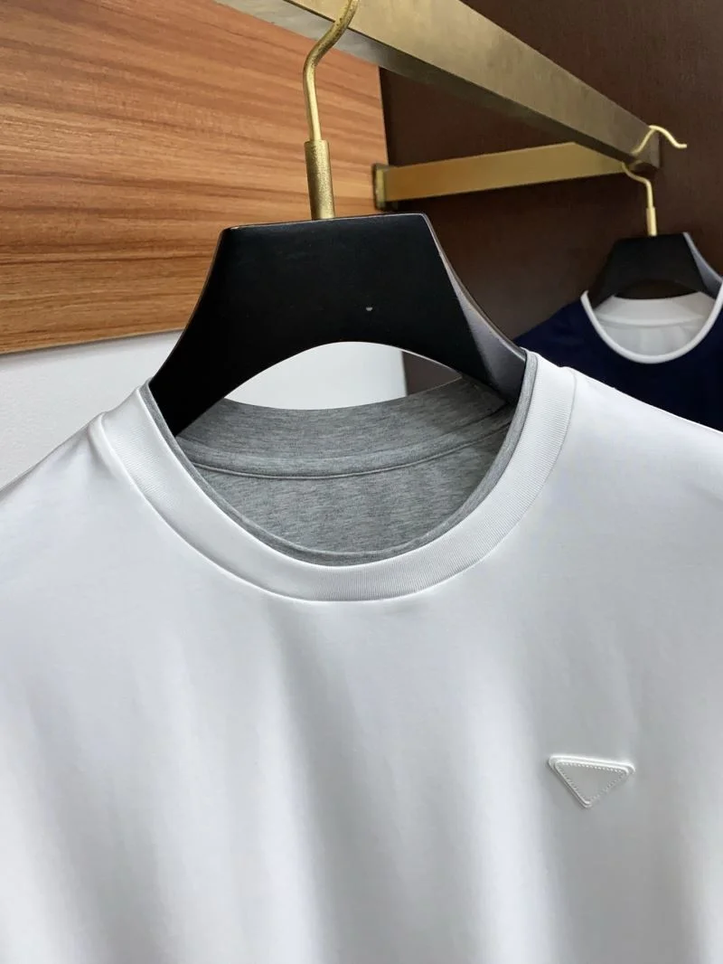 Trendsetting Prada T-Shirts 166926