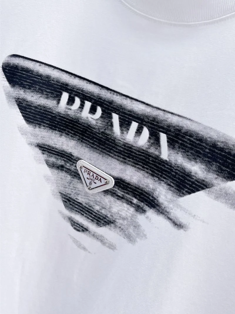 Prada T-Shirts ComfortFit 165592