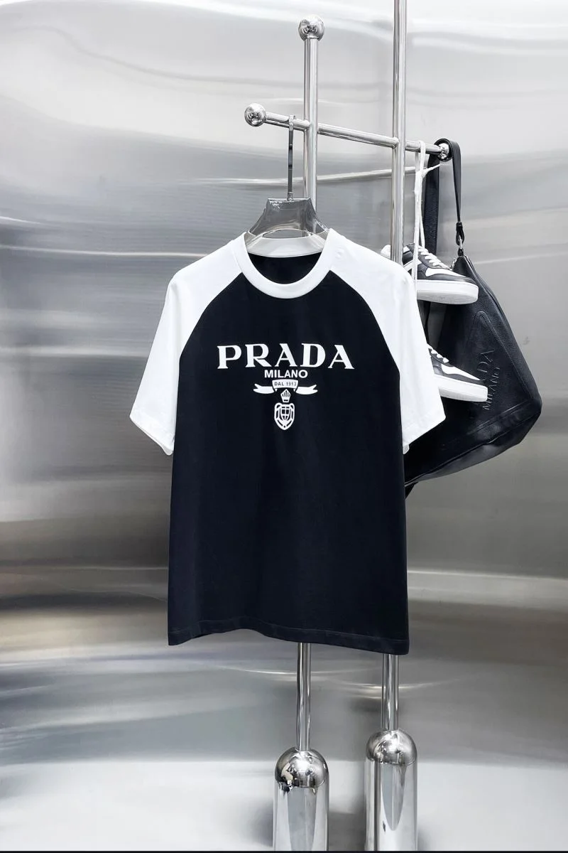 Original Prada T-Shirts 166912