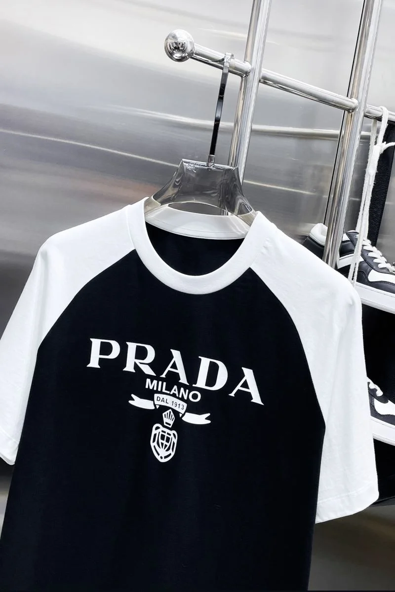 Original Prada T-Shirts 166912