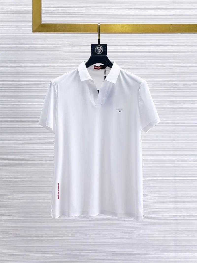 Classic Prada T-Shirts 166867