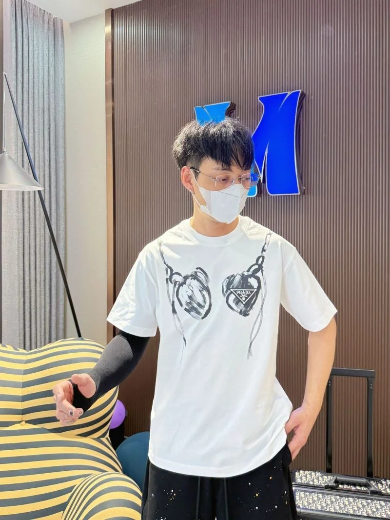 Prada T-Shirts Trendsetting 166859