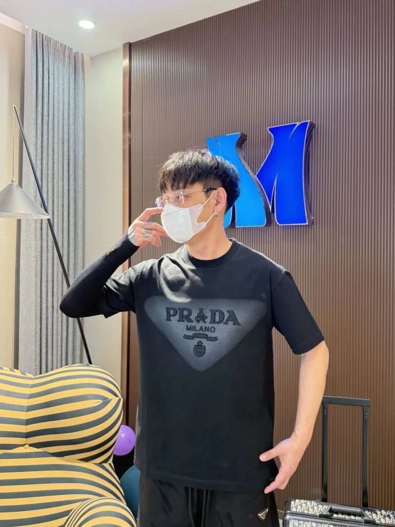 ComfortFit Prada T-Shirts 166851