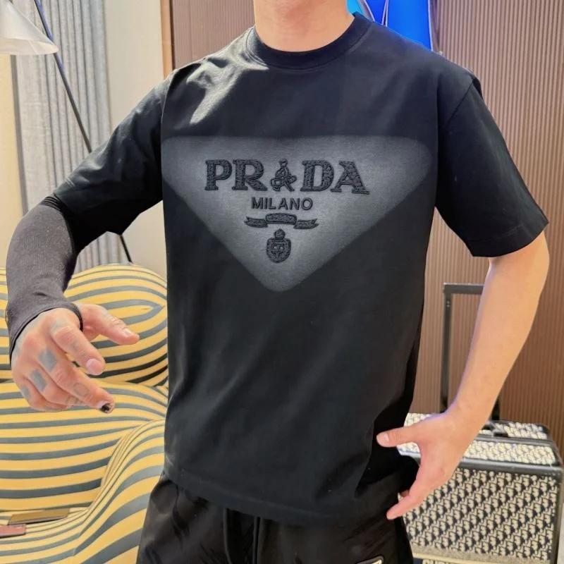 ComfortFit Prada T-Shirts 166851