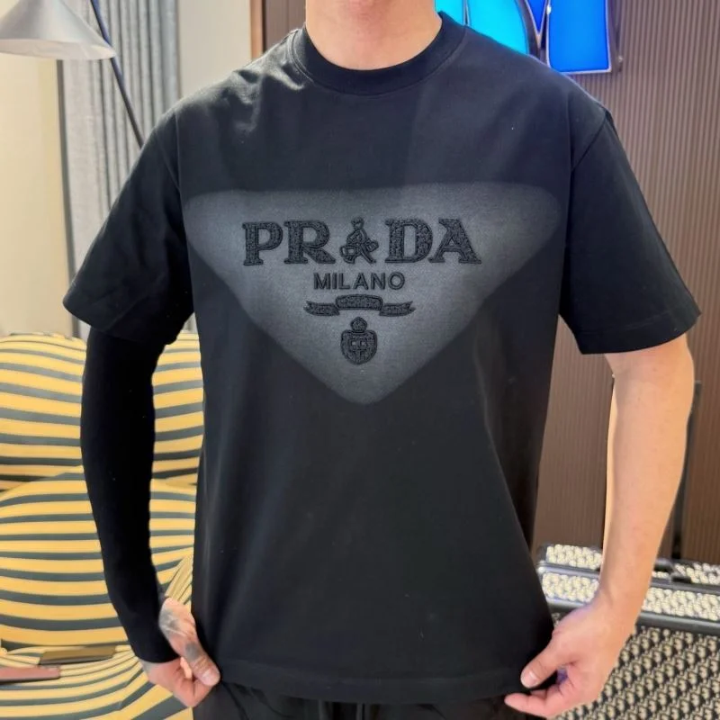 ComfortFit Prada T-Shirts 166851