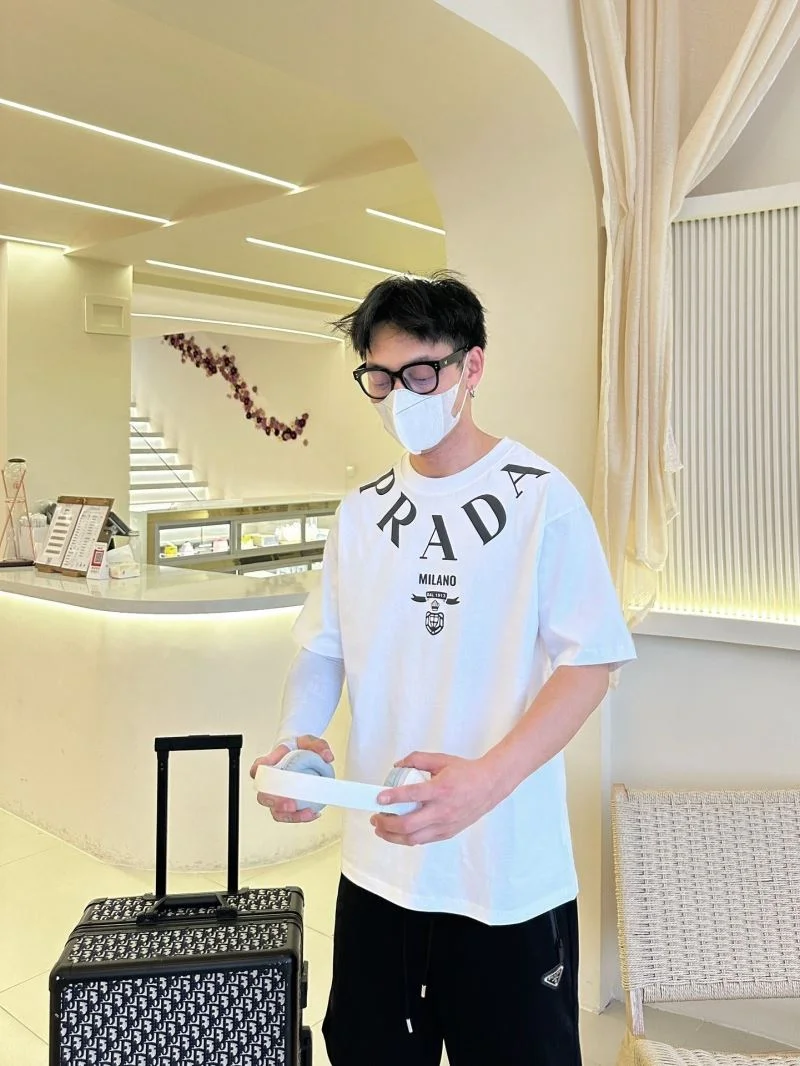Minimalist Prada T-Shirts 166850