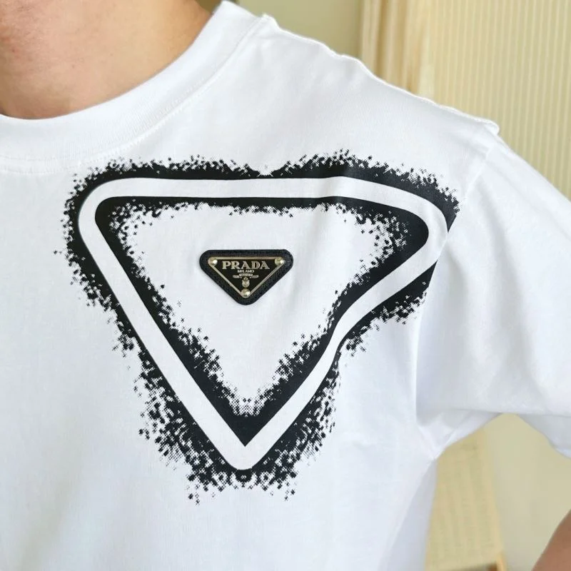 Prada T-Shirts TimelessDesign 166845