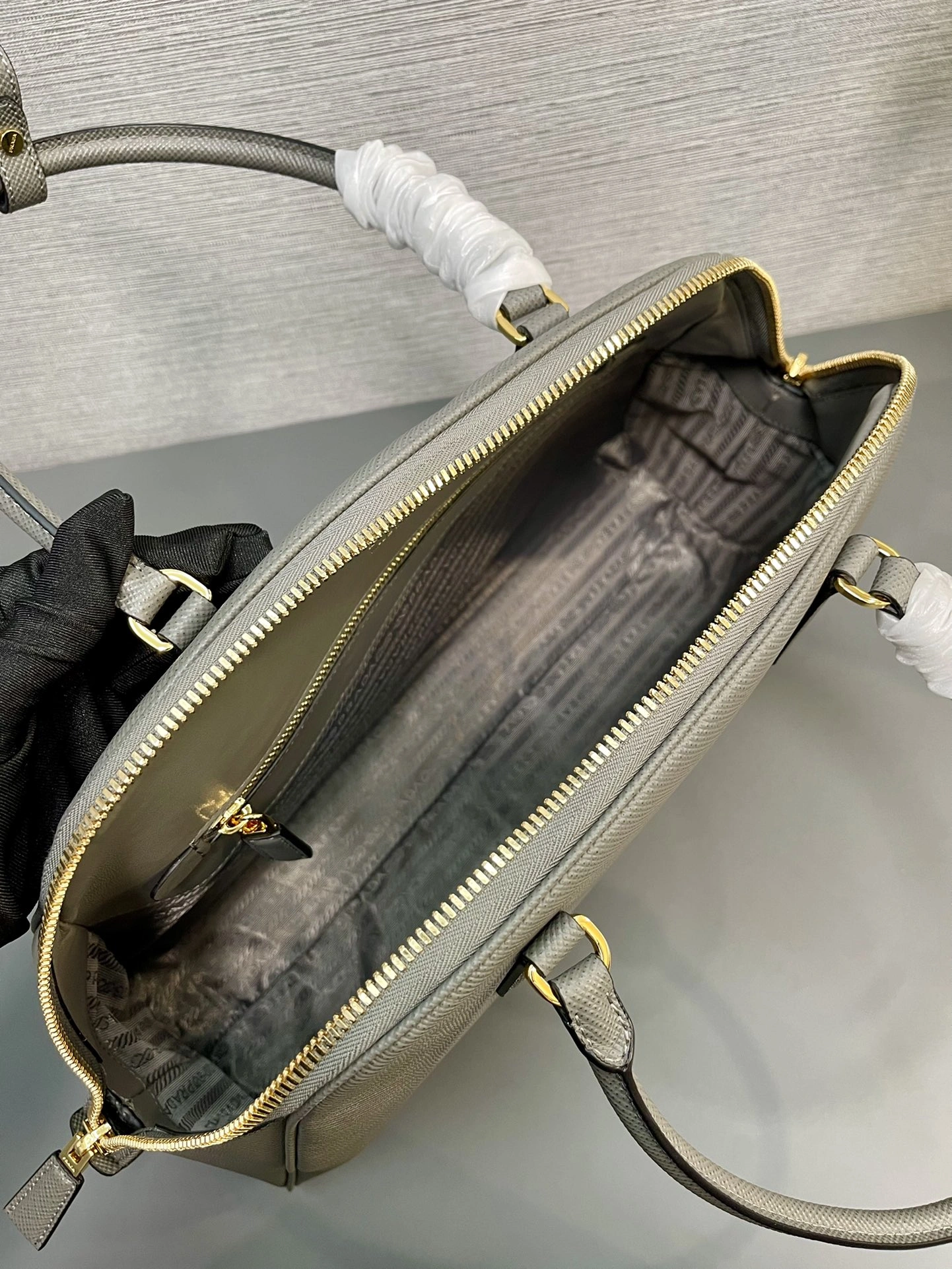 Durable Prada Top Handle Bags 71637
