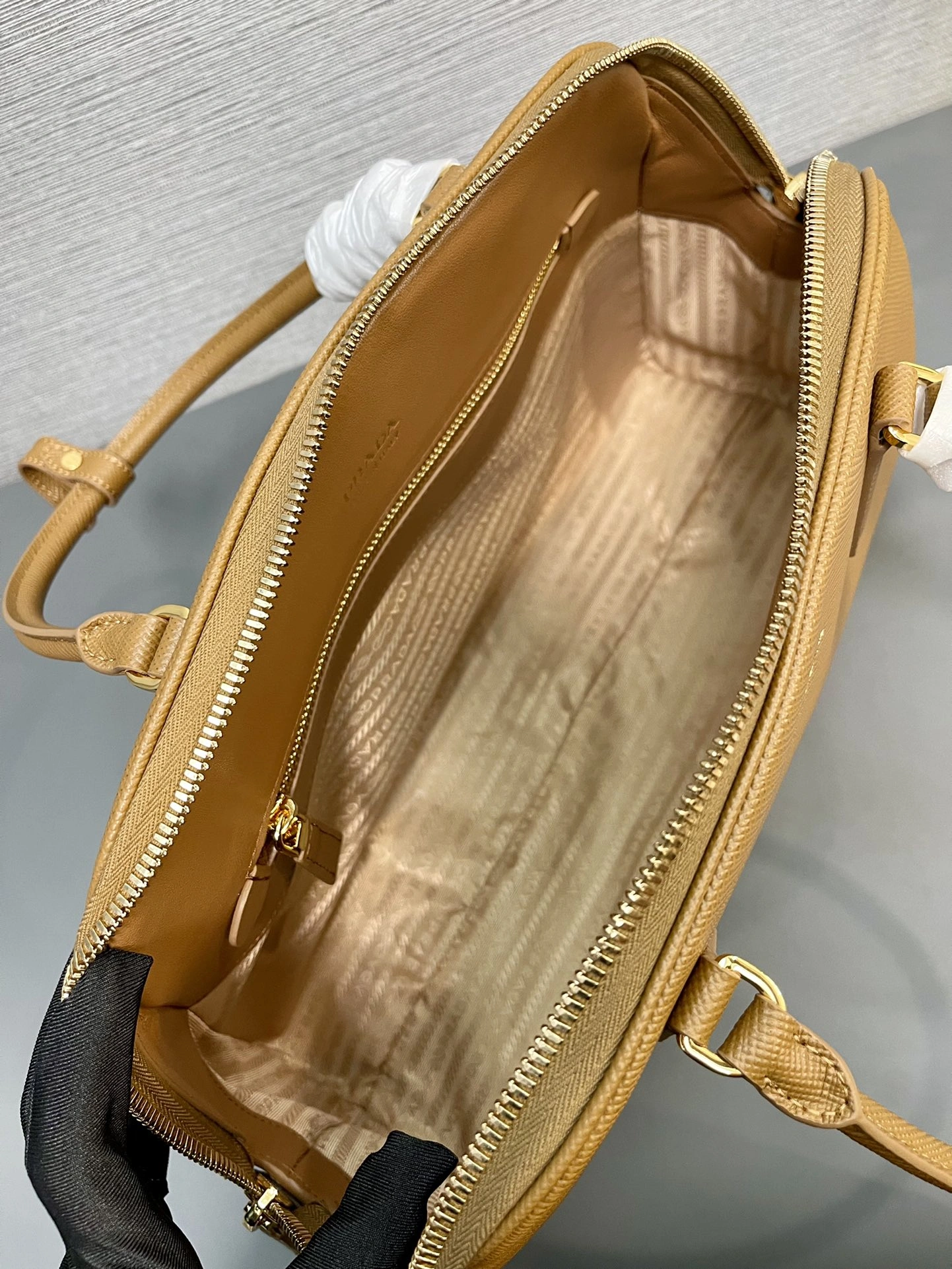 Prada Top Handle Bags Attractive 71627