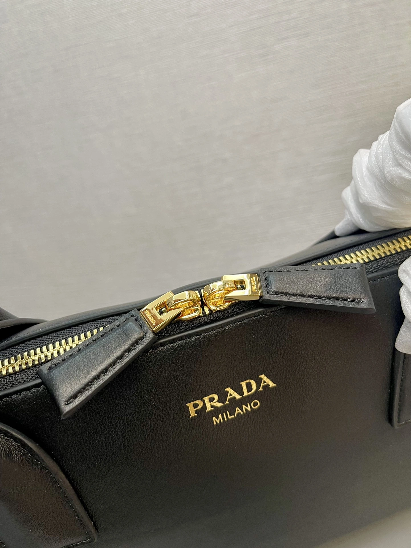 Resilient Prada Top Handle Bags 71629