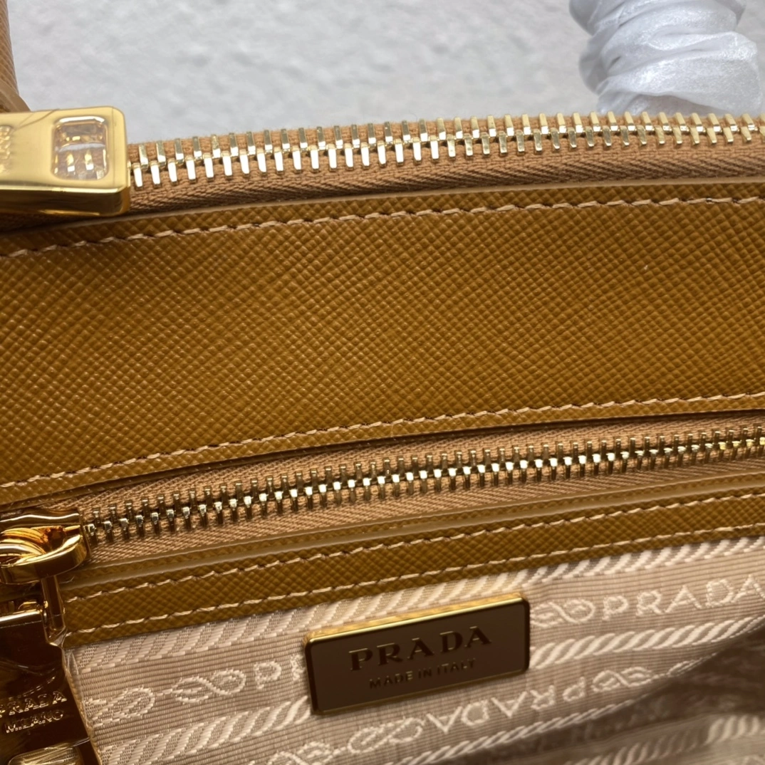 Compact Prada Top Handle Bags 71621