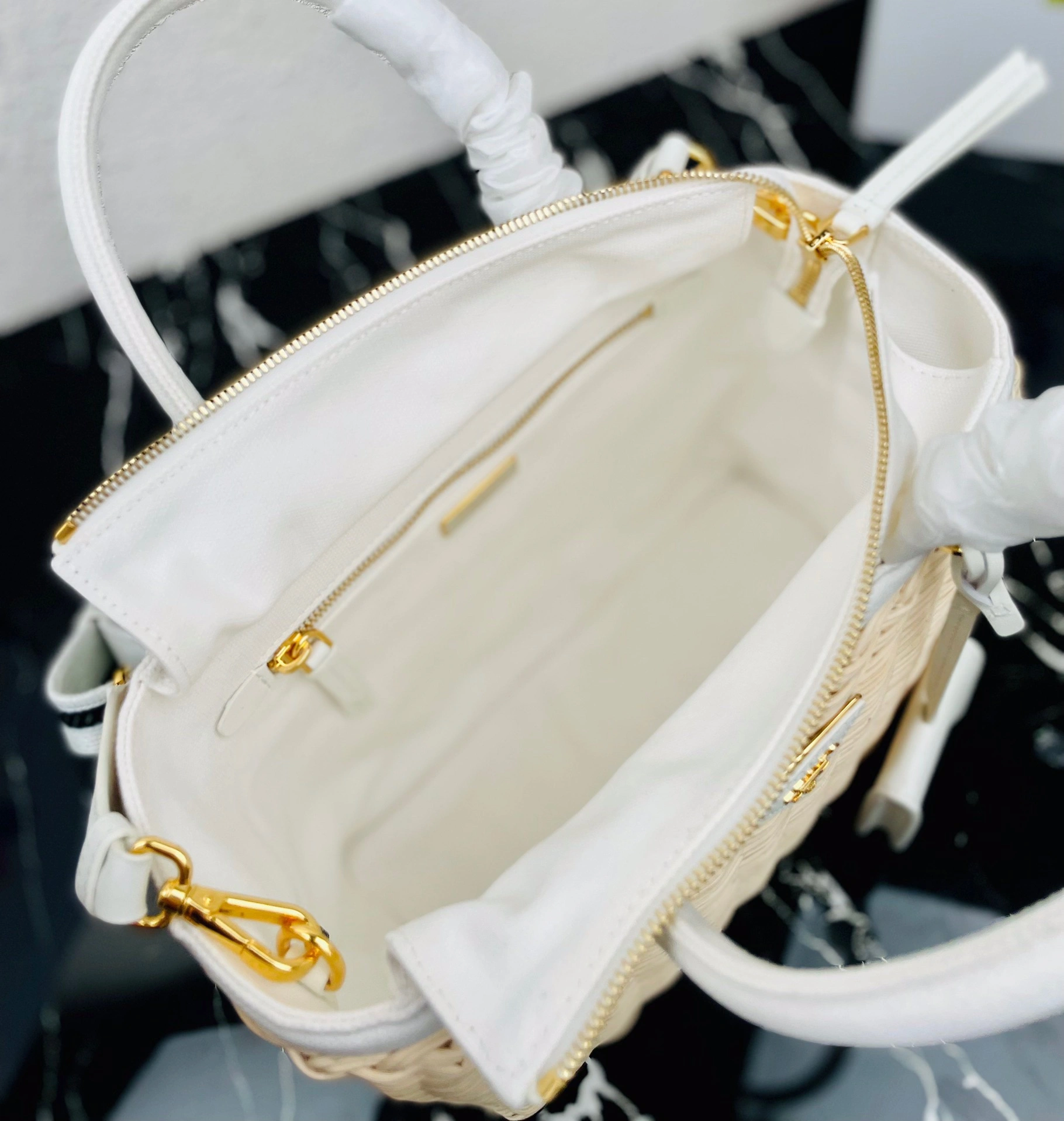 Durable Prada Top Handle Bags 71625
