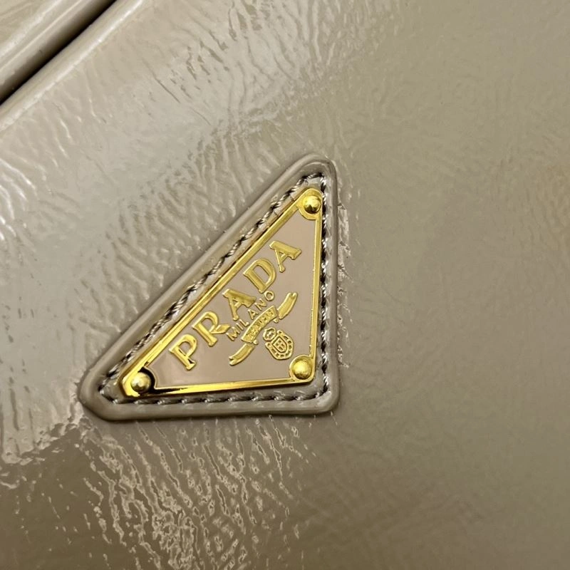 MultiPurpose Prada Top Handle Bags 82521