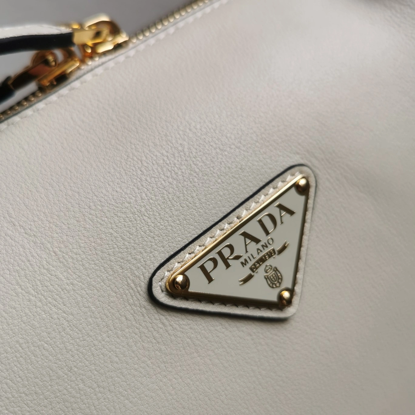 WrinkleFree Prada Top Handle Bags 73635