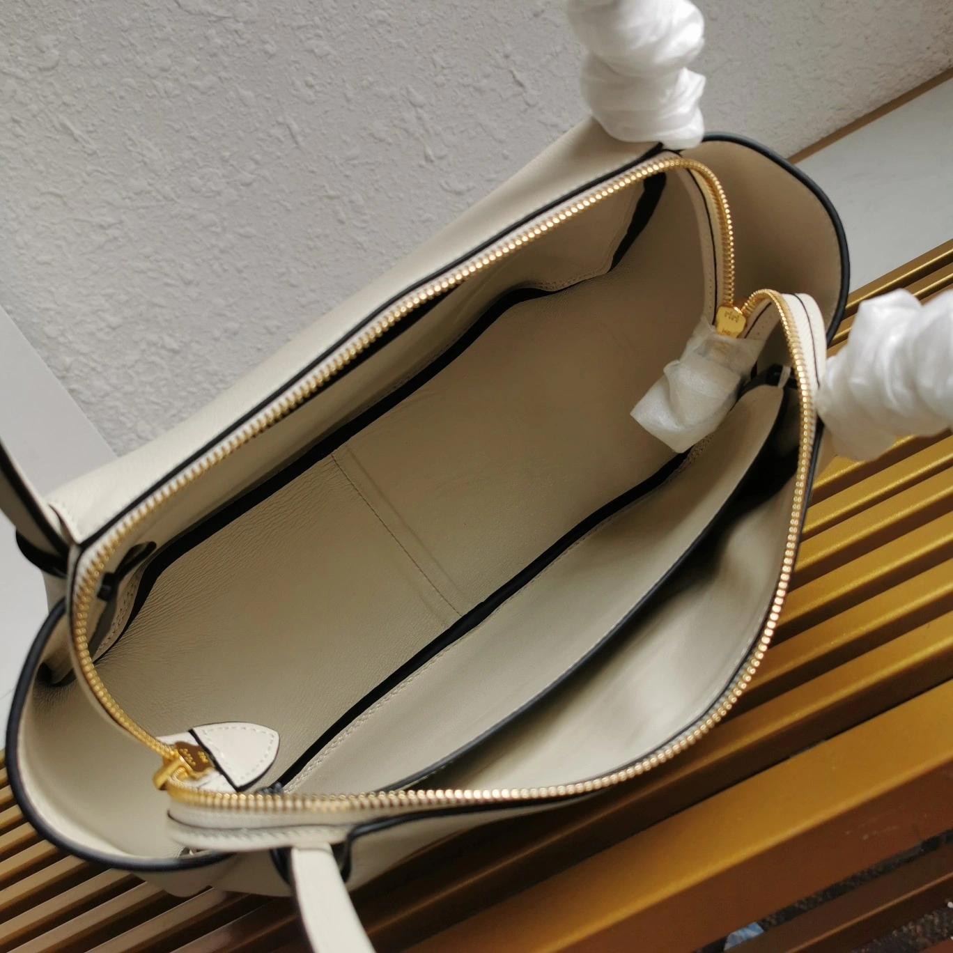 WrinkleFree Prada Top Handle Bags 73635