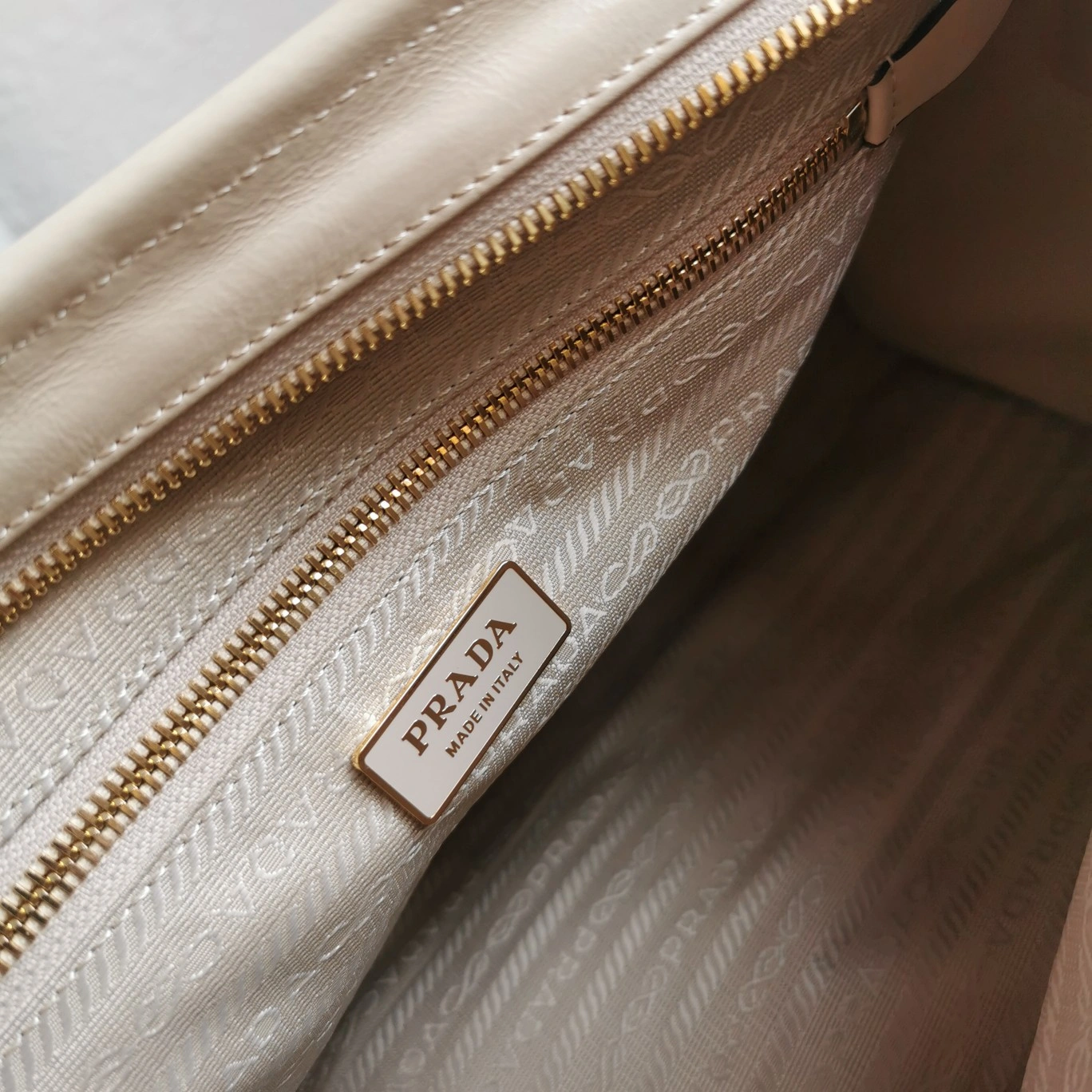 Prada Top Handle Bags Cozy 73583