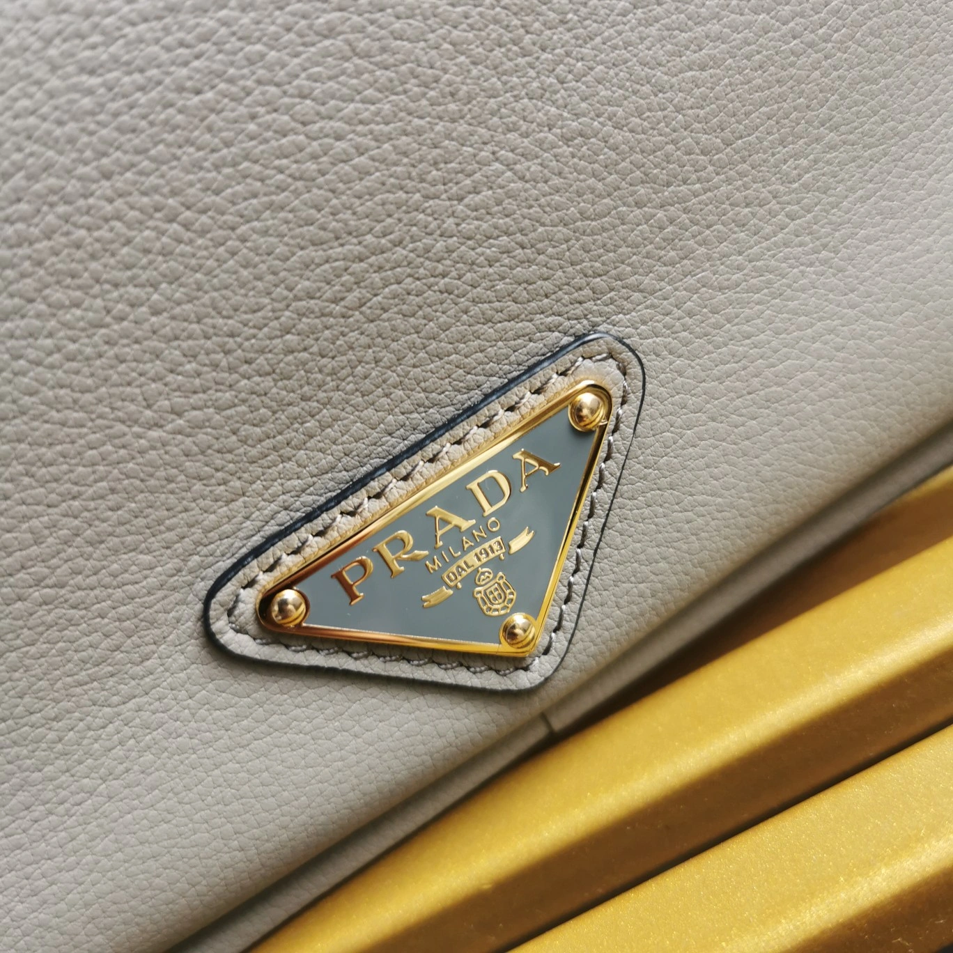 Prada Top Handle Bags QuickDry 71562