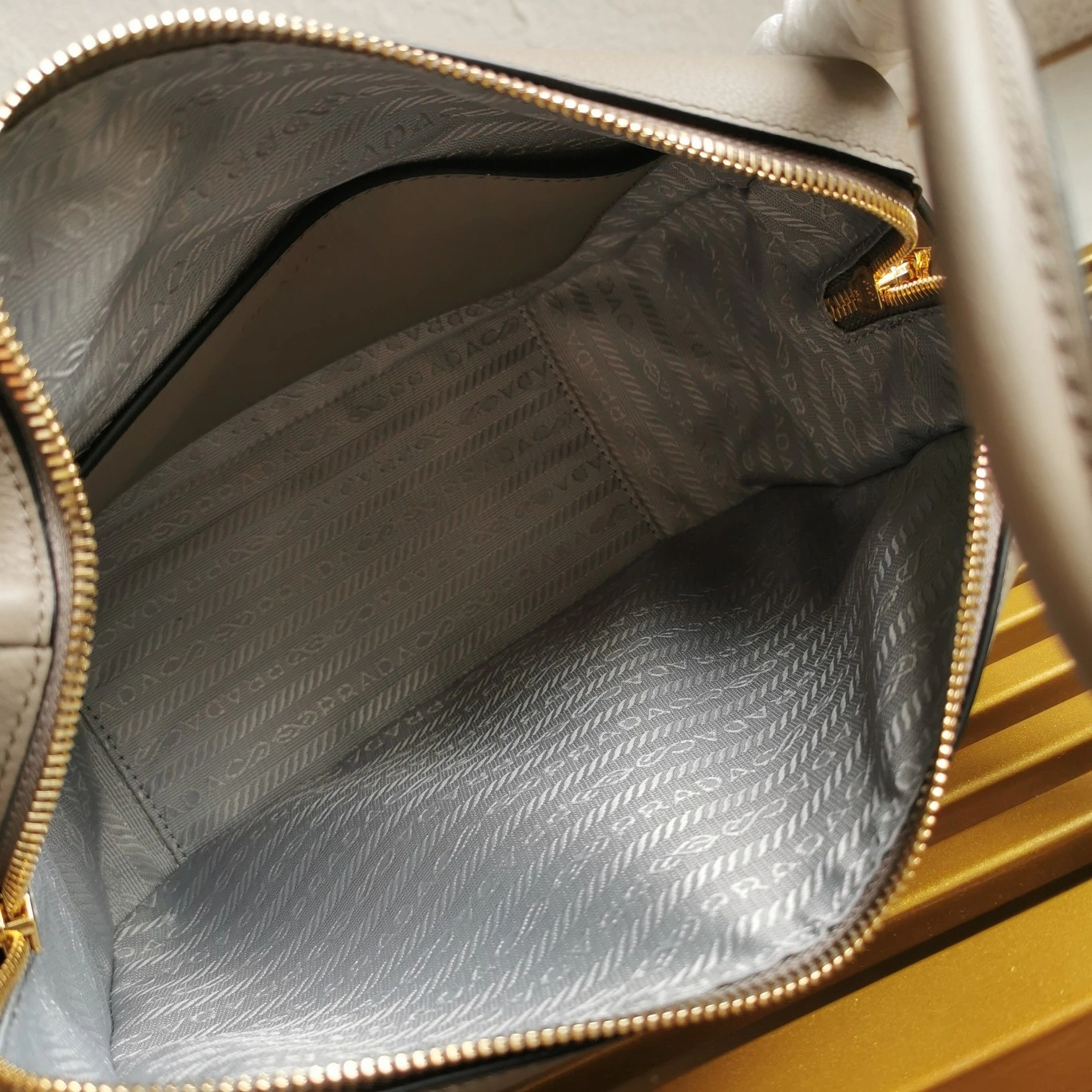 Prada Top Handle Bags QuickDry 71562