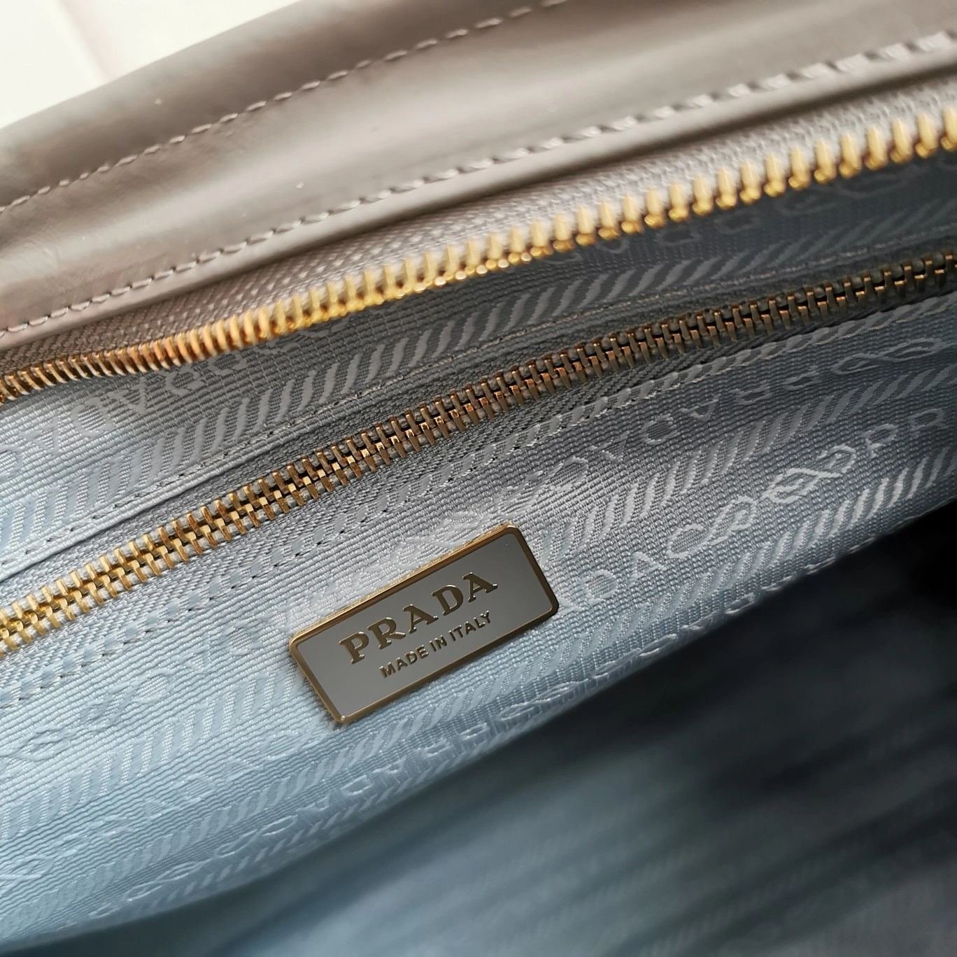 Prada Top Handle Bags Chic 71565