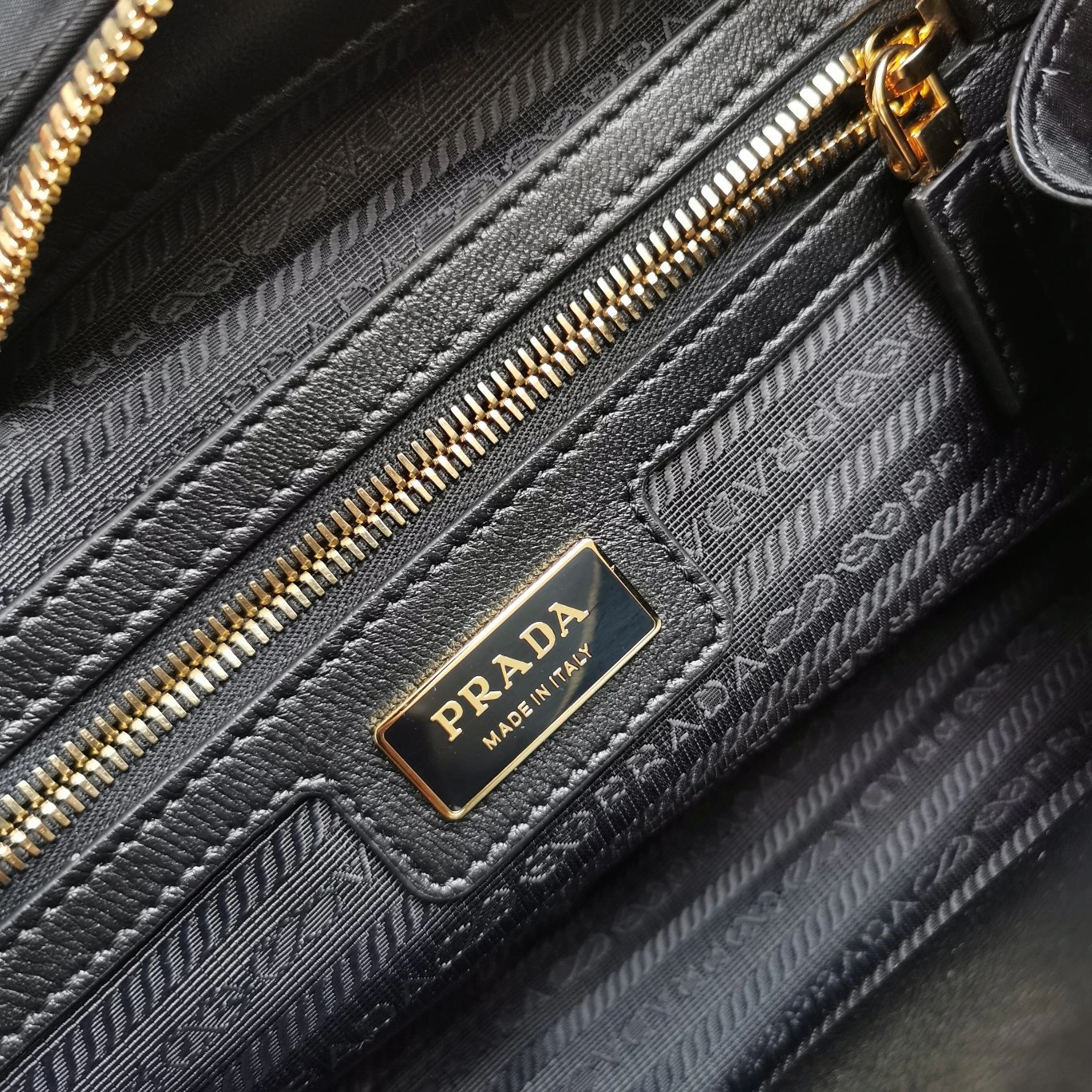 UrbanChic Prada Top Handle Bags 71523