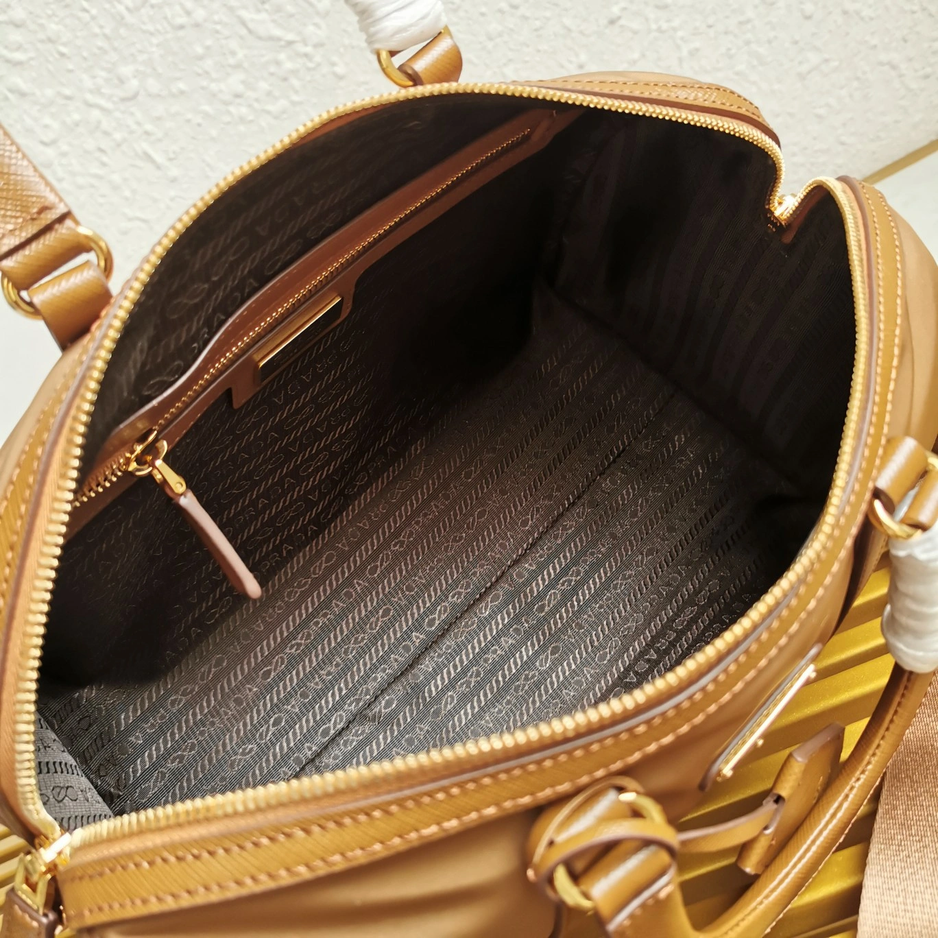 Unique Prada Top Handle Bags 71518