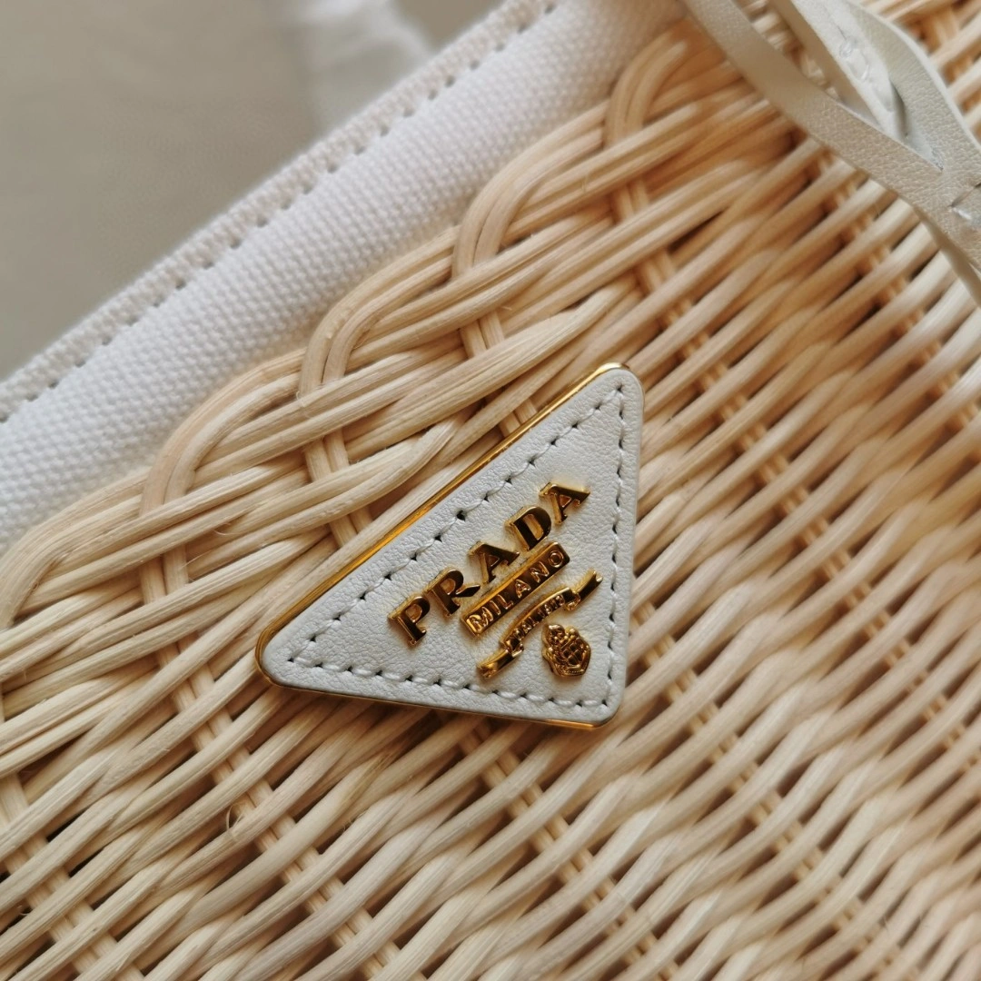 Reliable Prada Top Handle Bags 71506