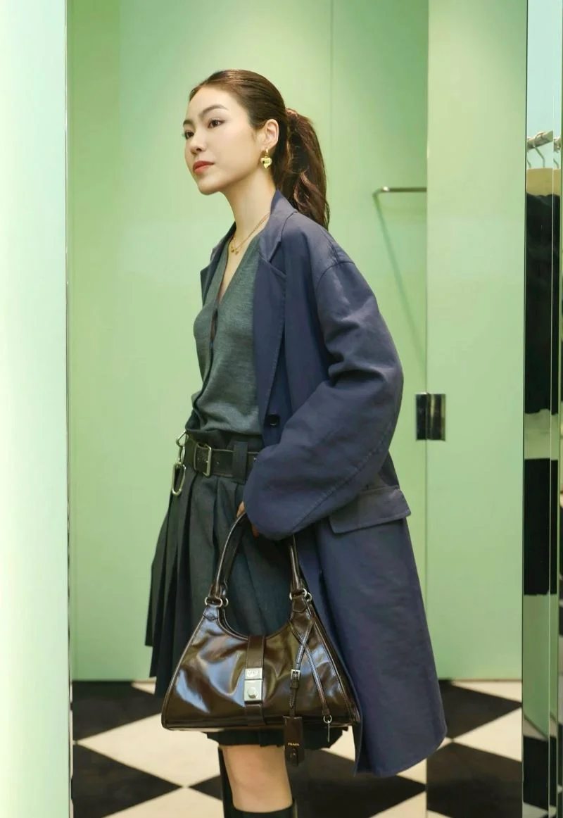 Prada Top Handle Bags ModernLook 55614