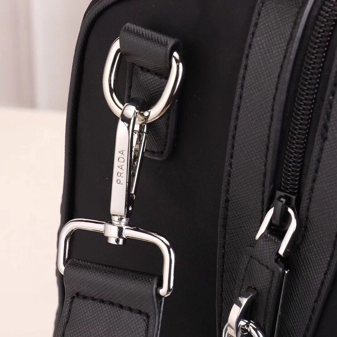Stylish Prada Travel Bags 90601
