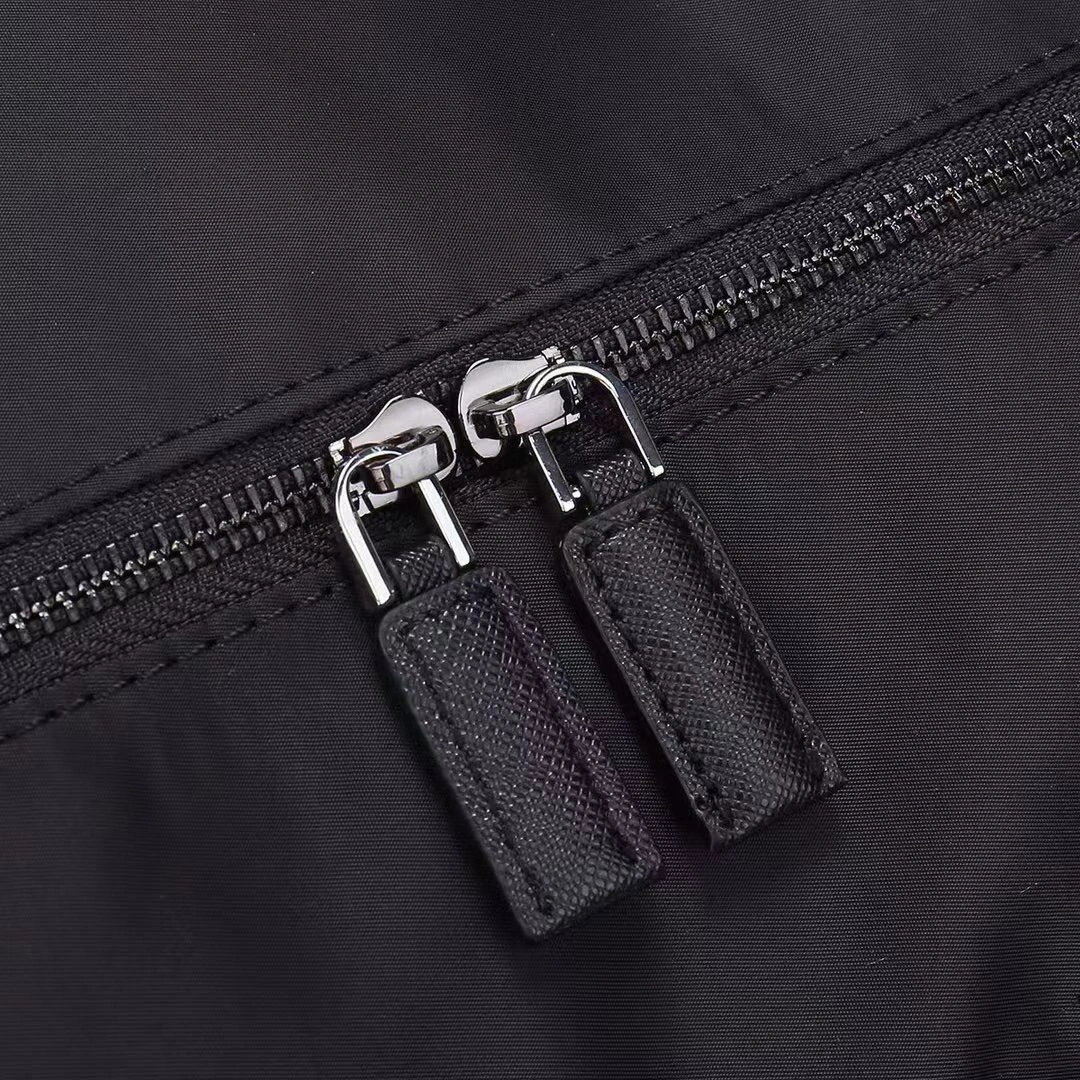 Prada Travel Bags Trendsetting 90595