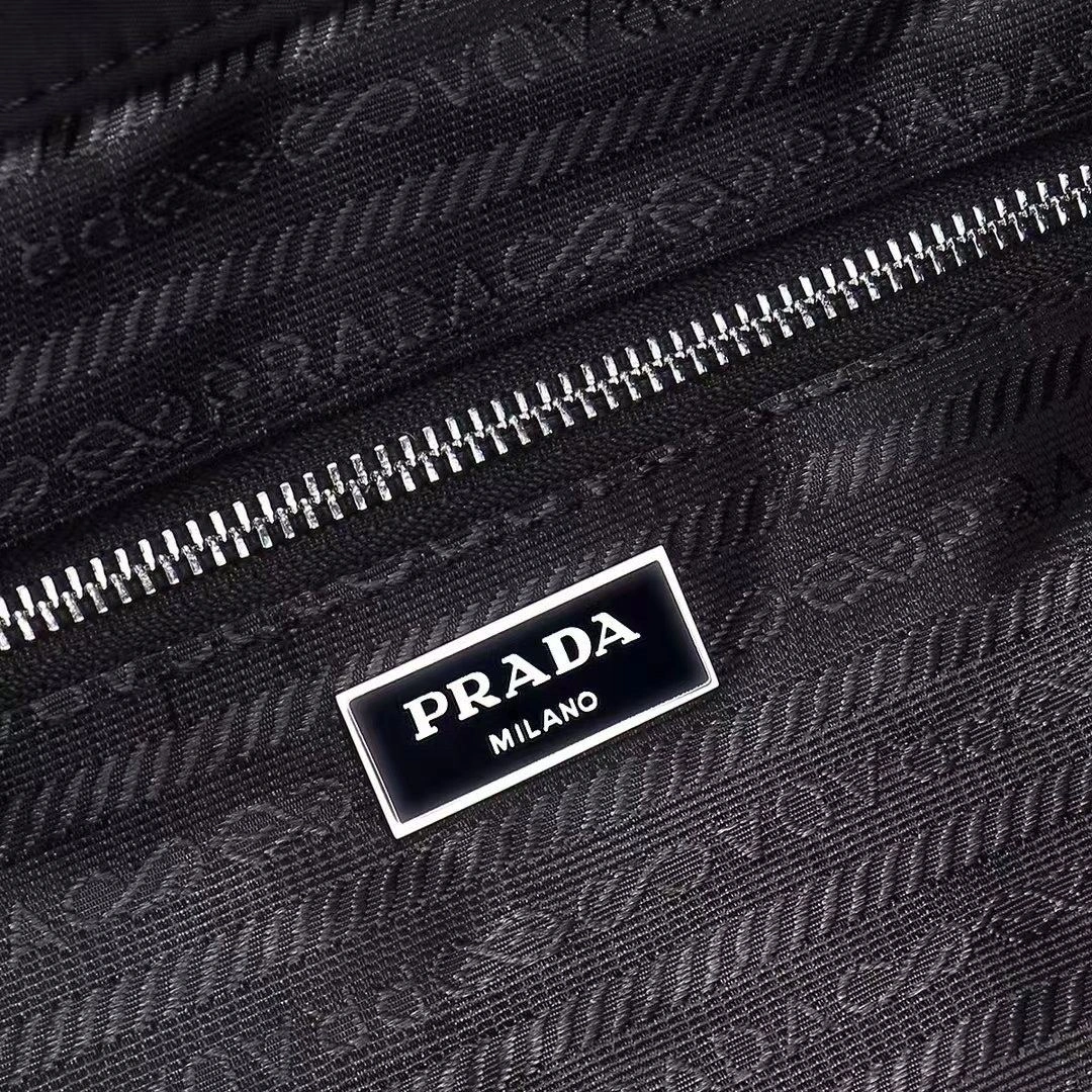 Prada Travel Bags Trendsetting 90595