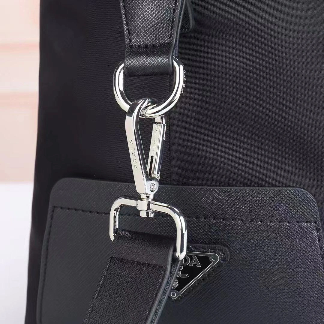 Prada Travel Bags EyeCatching 90594