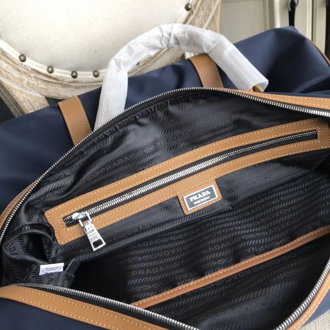 Lightweight Prada Travel Bags 92315