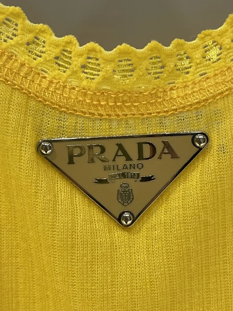 Prada Vest Classic 166120