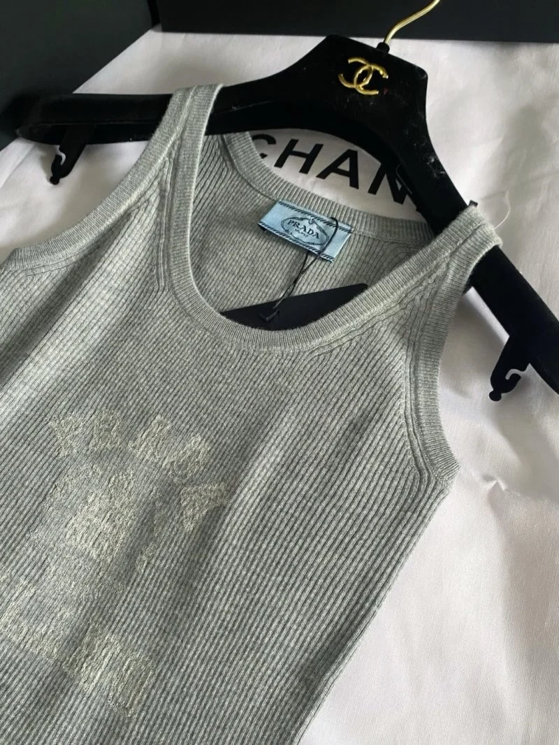 Prada Vest Effortless 166526