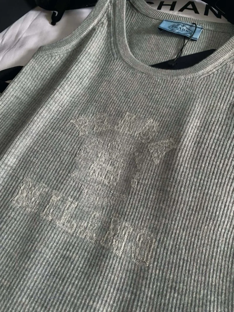 Prada Vest Effortless 166526