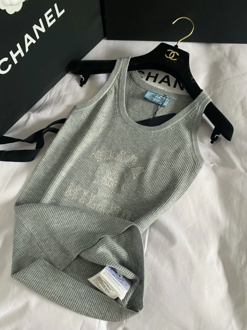 Prada Vest Effortless 166526