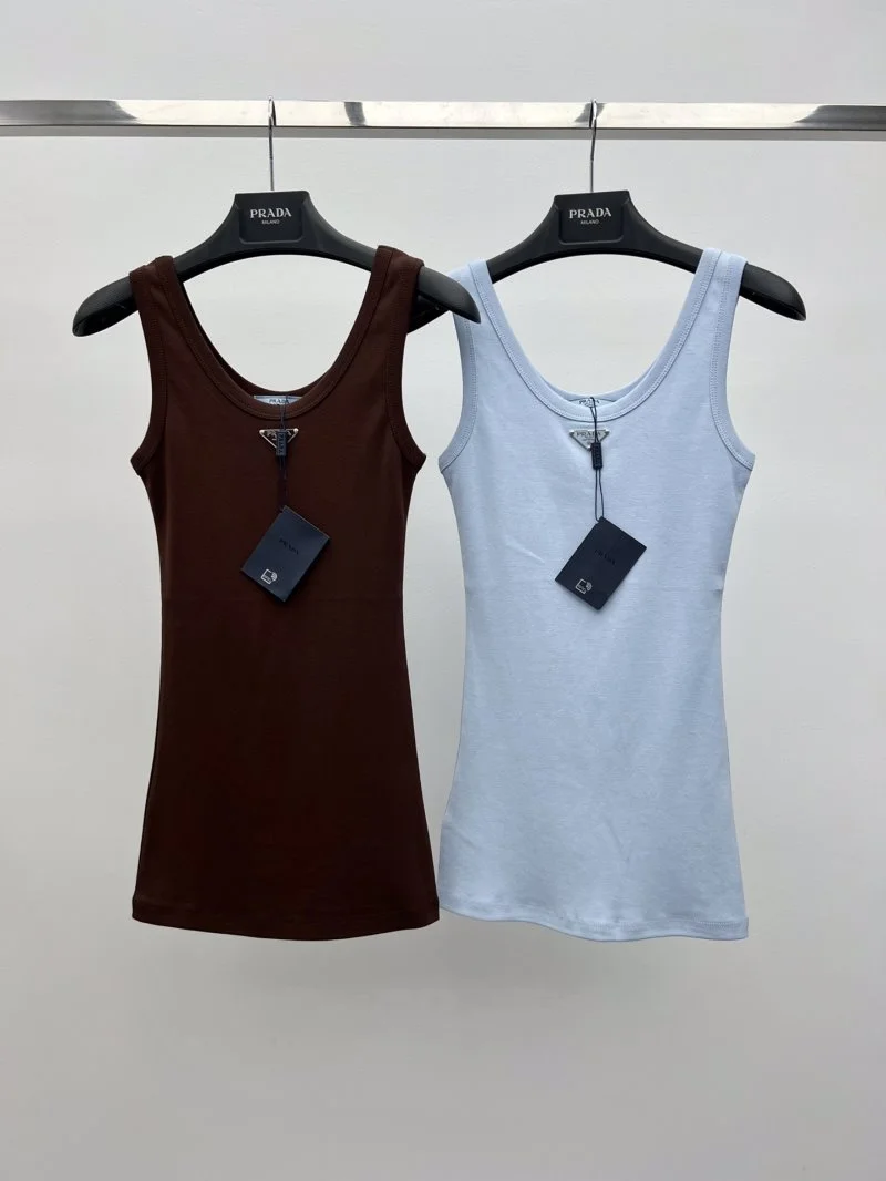 Trendsetting Prada Vest 166421
