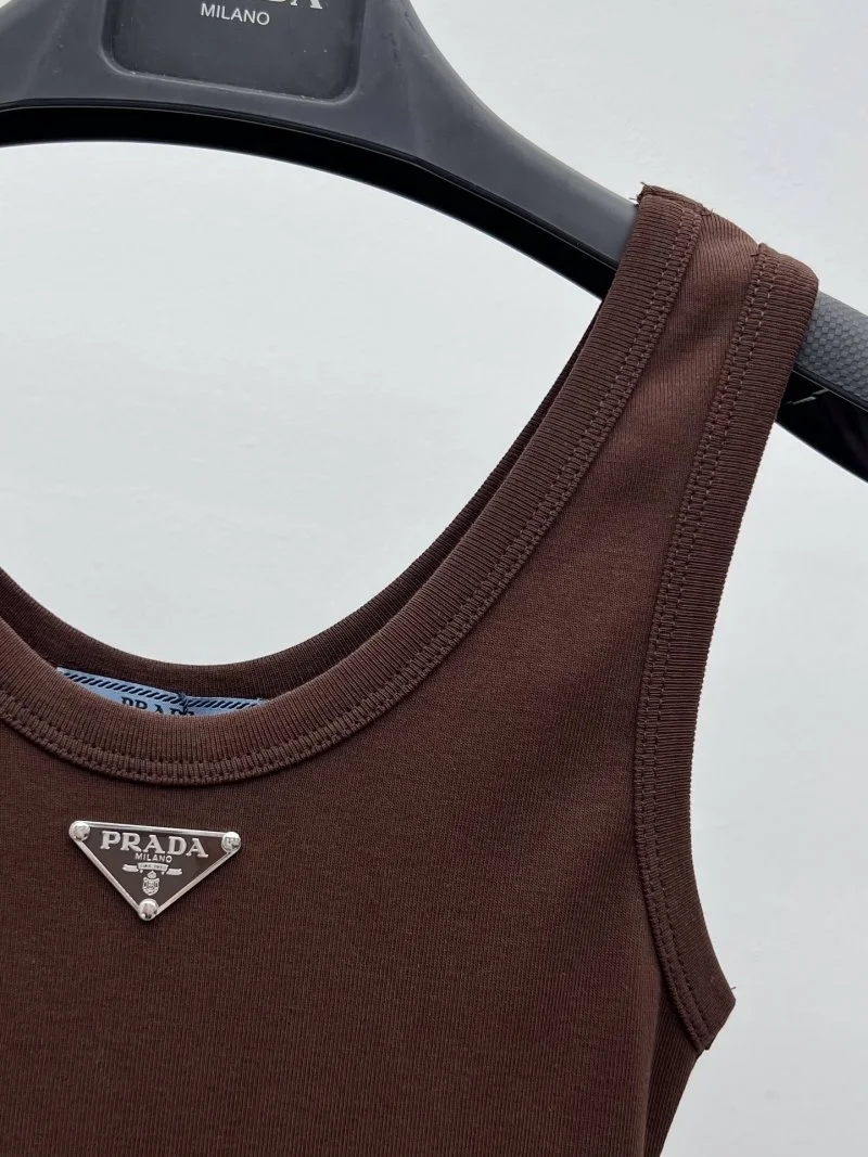 Trendsetting Prada Vest 166421