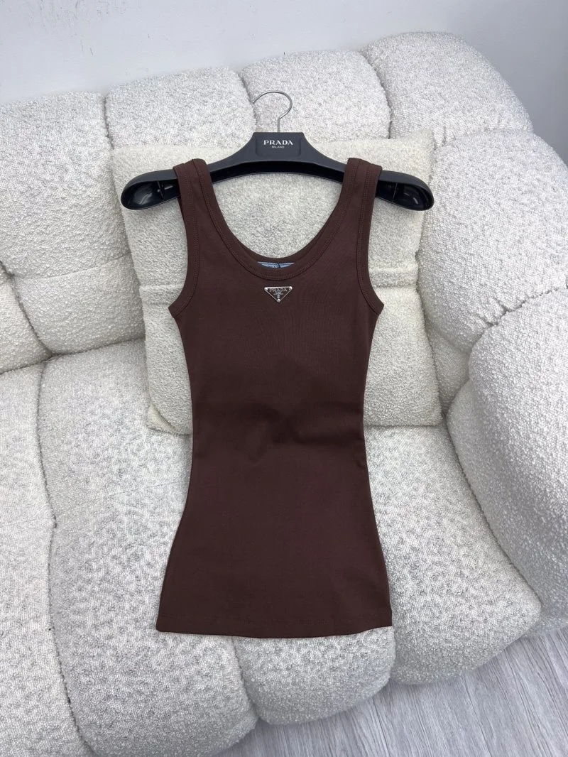 Trendsetting Prada Vest 166421