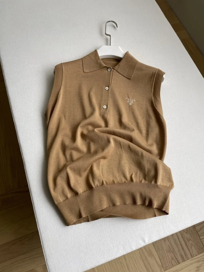 Prada Vest Versatile 166416