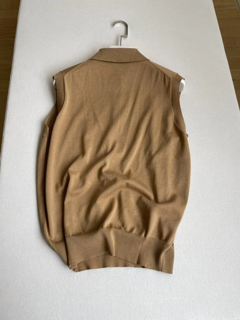 Prada Vest Versatile 166416