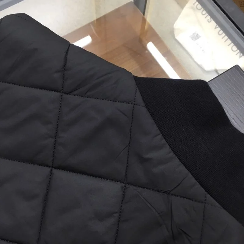 Snug Prada Vest 168362